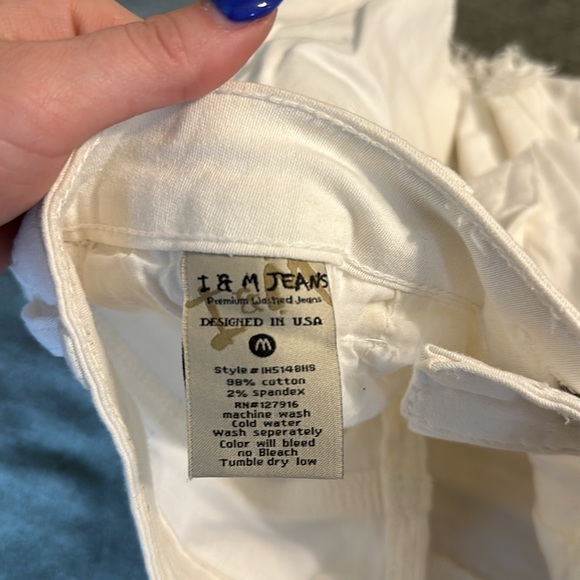 High Rise White Shorts - Picture 6 of 6